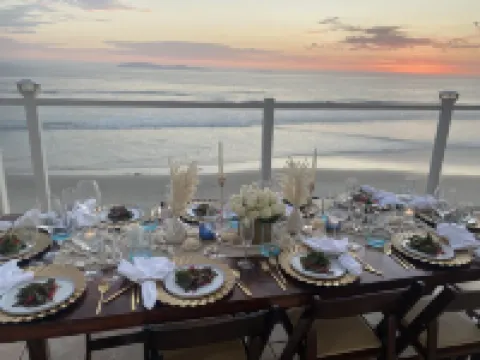 PALACE BAHIA ,360 ocean view ,7min to down town,Private beach   ,24/7 Security