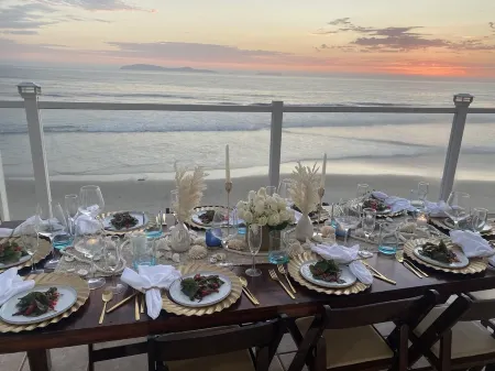 PALACE BAHIA ,360 ocean view ,7min to down town,Private beach   ,24/7 Security