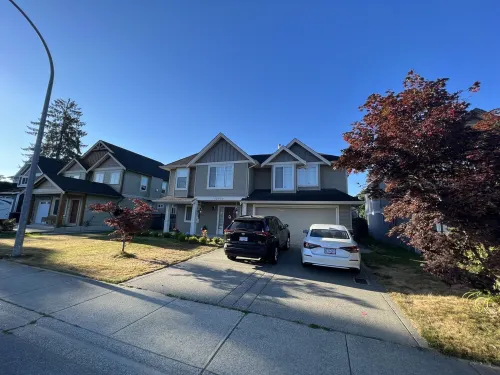 Private room and bath w/ private entry Hotels in Mission