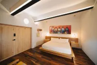 Centrally located, luxury home with huge terrace and daily cleaning