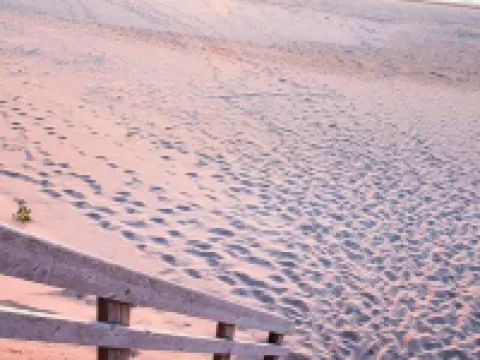 Unit 3 - Bay view cottage, near coffee shops, restaurants and beach Hotels in Kings County