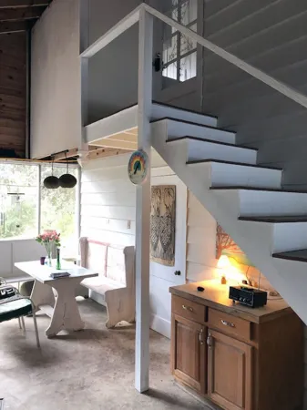 Quiet neighborhood near beaches, bayou and historic downtown Ocean Springs.