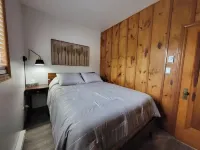 Beautiful, new cottage with stunning views. Prime location in Port Loring