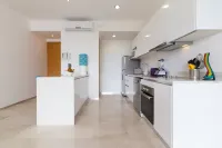 Beautiful 2 BDR condo in Downtown