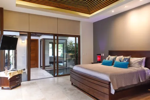 ONE-OF-A-KIND LUXURY VILLA - Free golf cart!