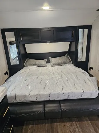 Serene lakeside environment Отели в г. Расселл