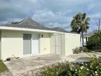 Beach Villa, Treasure Cay, Community Pool