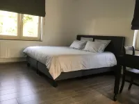 Kipili Spirit House - Luxury house with garden Hotels in Nivelles