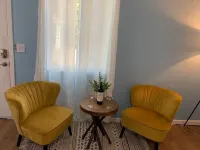 * New! Well Appointed 2 Queen Beds Cottage + Yard