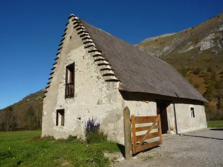 CAMPAN Authentic thatched barn, completely renovated, very comfortable
