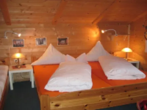 Large app.3-6p,2separate bedrooms,log cabin,cozy,quiet,sunny,close to the center Hotels in Kleinarl