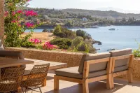 Luxury Villa with Sunset Pool, Tennis & Beach Volley – Ideal for Large Families!