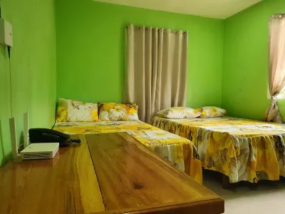 3-bedroom Baguio house, affordable and near to tourist spots 벵겟 주립대학 - 스트라우베리 필즈 레스토랑 주변 호텔