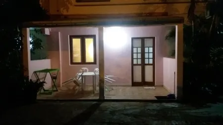 APARTMENT F3 bottom of villa to rent for holidays Отели в г. Лез Анс-д'Арле