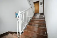 Beautiful spacious apartment (No. 1) with 2 bedrooms 300m to the beach