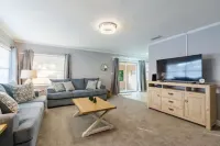 4/2 Spacious Downtown SRQ Home!