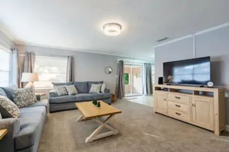 4/2 Spacious Downtown SRQ Home!