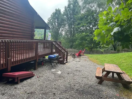 Your Smokey Mountain Hideaway Awaits!