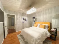 Vintage Bungalow. It’s Better than a hotel. spread out & enjoy the space.