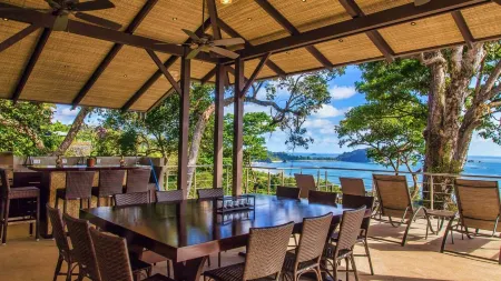 Manuel Antonio Luxury Villa – Fully Staffed 8 Br Estate with Chef, Ocean Views Отели рядом с достопримечательностью «Manuel Antonio»