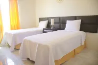 Safe gated community 5 minutes from beach and famous attractions. Hotels near Green Grotto Caves