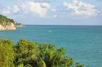 Superb apartment with garden and private pool, close to the sea