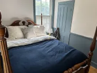Village Apt Hotels near Saugerties / Woodstock KOA Journey