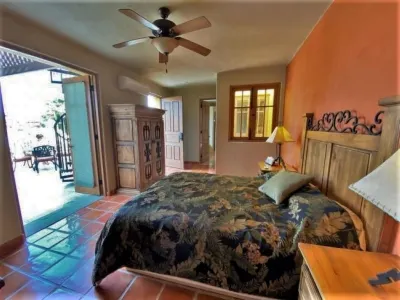 Cozy Villa near beach & pools Mision Gallery附近的飯店