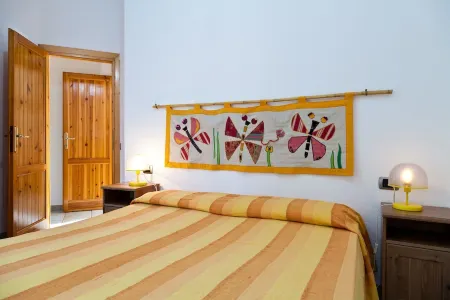 San Teodoro: 4/6-paikkainen Huvila Lähellä La Cintan Rantaa Отели рядом с достопримечательностью «Parco pubblico con giochi per i bambini»