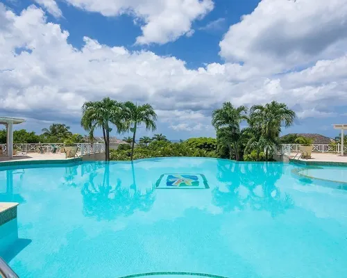 Luxury penthouse apartment on exclusive Sugar Hill resort with beach club access Hotels in Mount Standfast