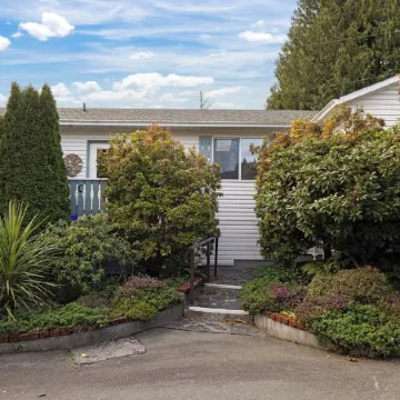 Oceanfront Inn: Private Boardwalk, Beach Access, & Free Kayaks!