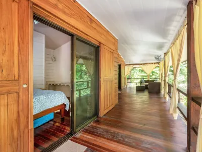 Casa Creole - Private, Secure, Steps from the Beach