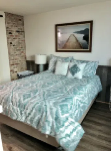 The Overlook at Lake Hamilton - Contemporary Design, Private Deck & Boat Slip!