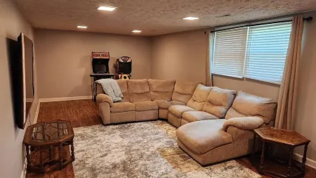 Spacious Home with Pool Hot Tub and Arcade Games . Great Quiet and Safe Location