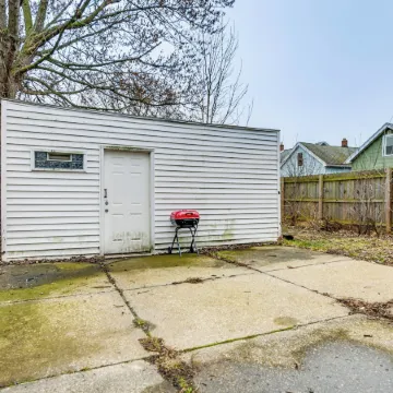 6 Mi to Dtwn Attractions Buffalo Apartment!