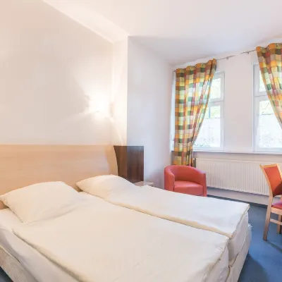 Pension Prenzlberg Hoteles cerca de Estación de metro Vinetastraße