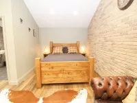 Dragonstone Lodge - Homestays
