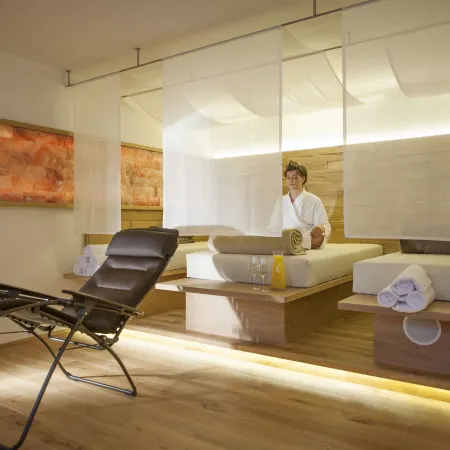 Crystls Aparthotel