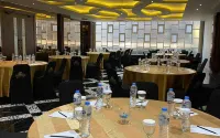 AVERY DE'GRAND CITY HOTEL BANDUNG Hotels in Regol