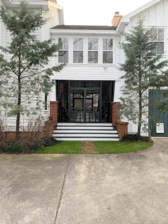 Cameron House Inn Отели рядом с достопримечательностью «Парк Роанок Фестивал»