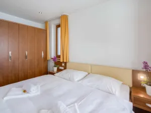 Emma Apartments-