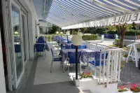 Hotel Paris - Airport Shuttle