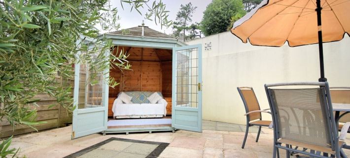 Smugglers Cottage Hotels in East Devon District