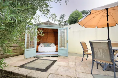 Smugglers Cottage Hotels in Seaton