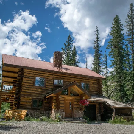 Silver Gate Lodging