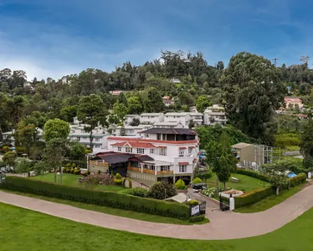 Sterling Kodai Lake Hotels in Kodaikanal