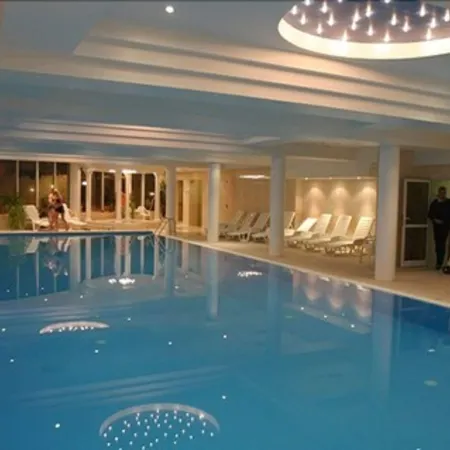 Hotel Ambasador Chojny