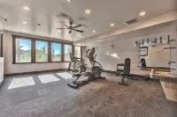 Blackstone Luxury 2Br, Walk to Skiing at Cabriolet, Mountain View, Shared Pool and Hot Tub, Gym