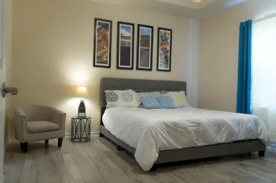 Pool Walk to Beach Sleeps Tons #C 2 Bedroom Condo by RedAwning فنادق في جزيرة ساوت بادري
