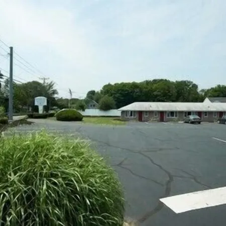 Clinton Motel